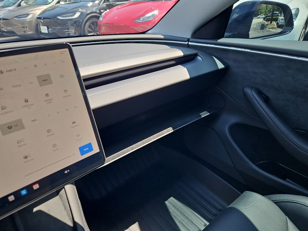 2024 Tesla Model 3 view 13