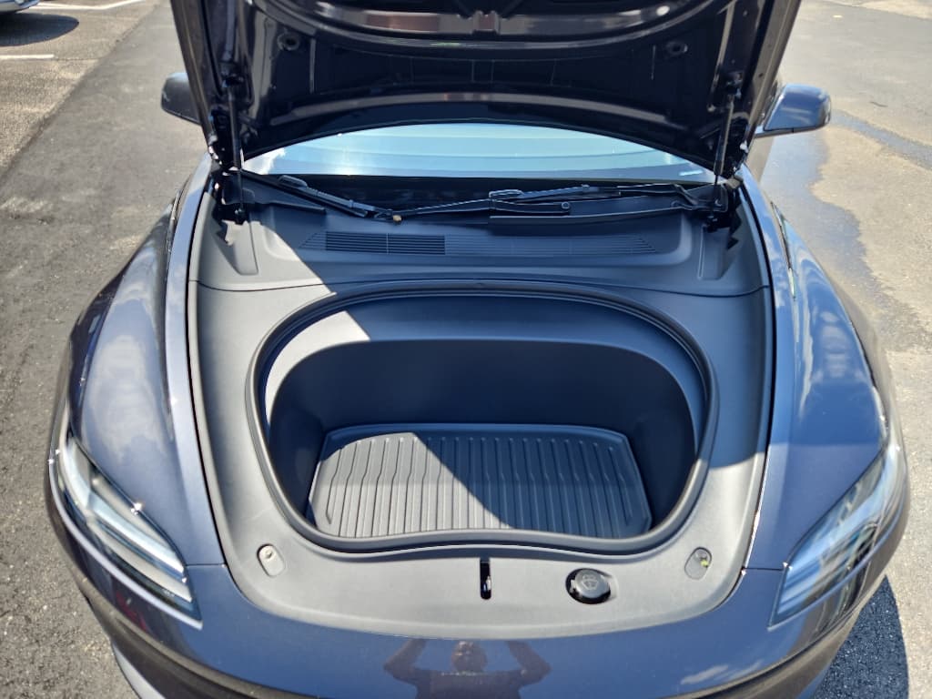 2024 Tesla Model 3 view 20