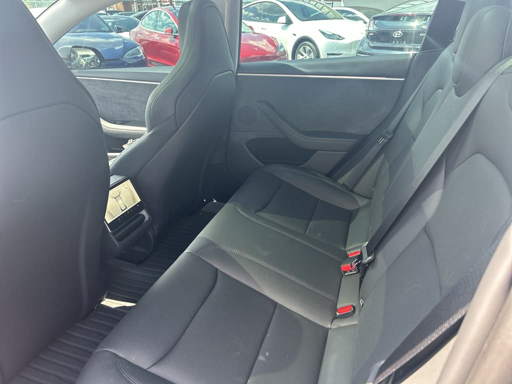 2024 Tesla Model 3 view 7