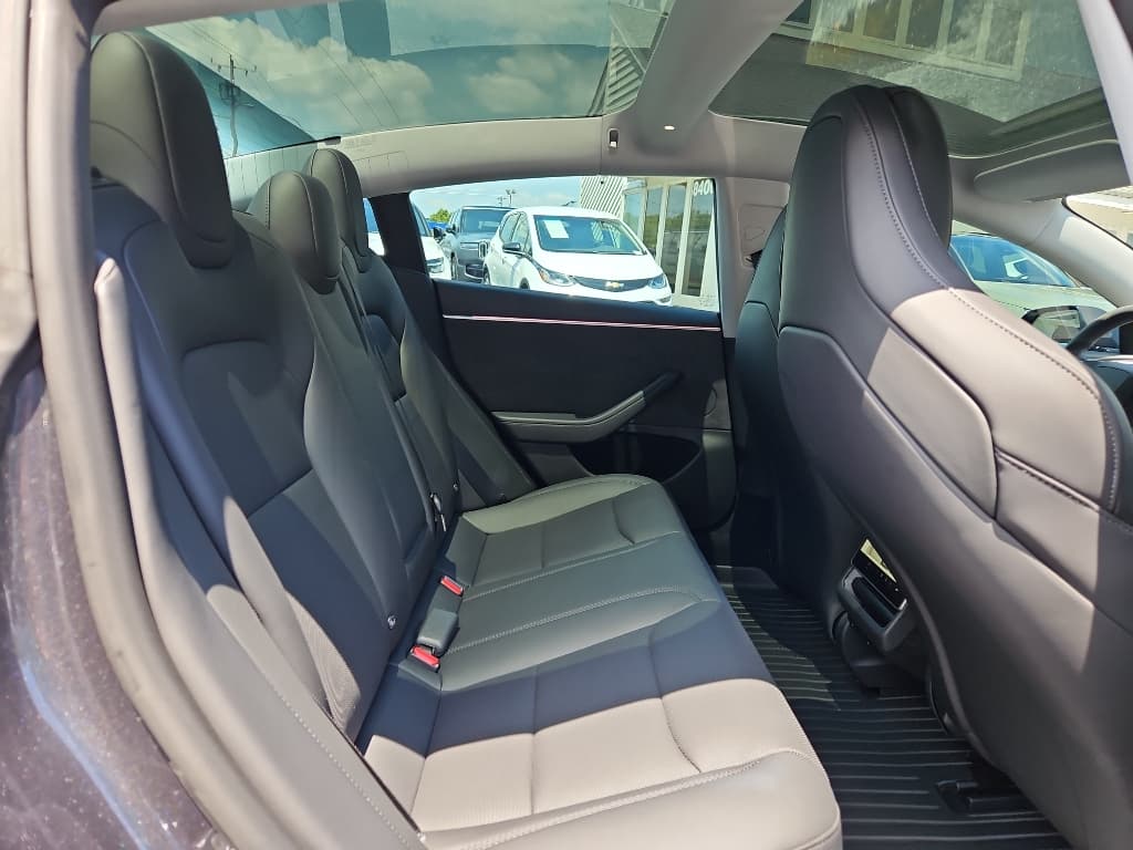 2024 Tesla Model 3 view 17