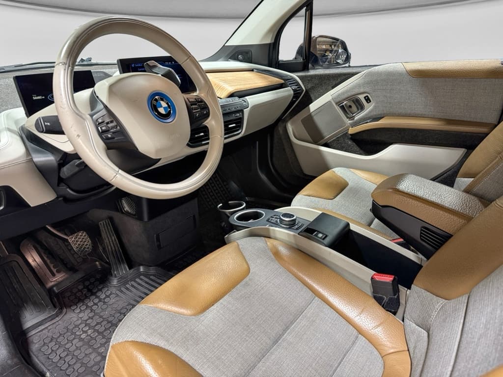 2017 BMW i3 view 15