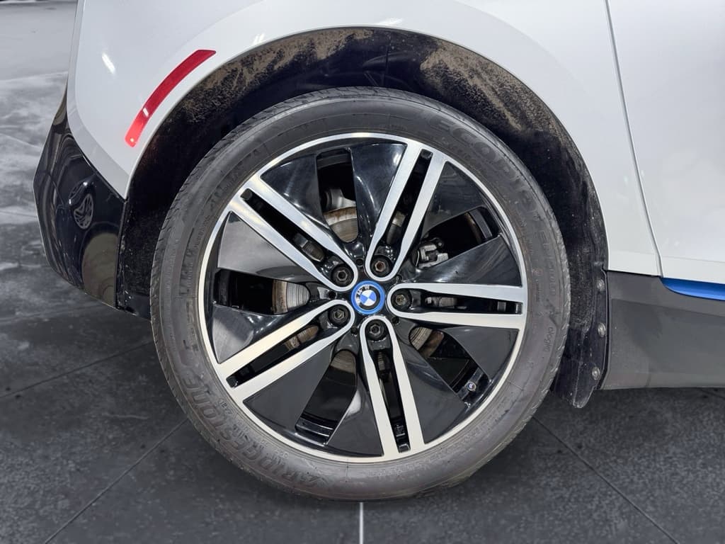2017 BMW i3 view 33