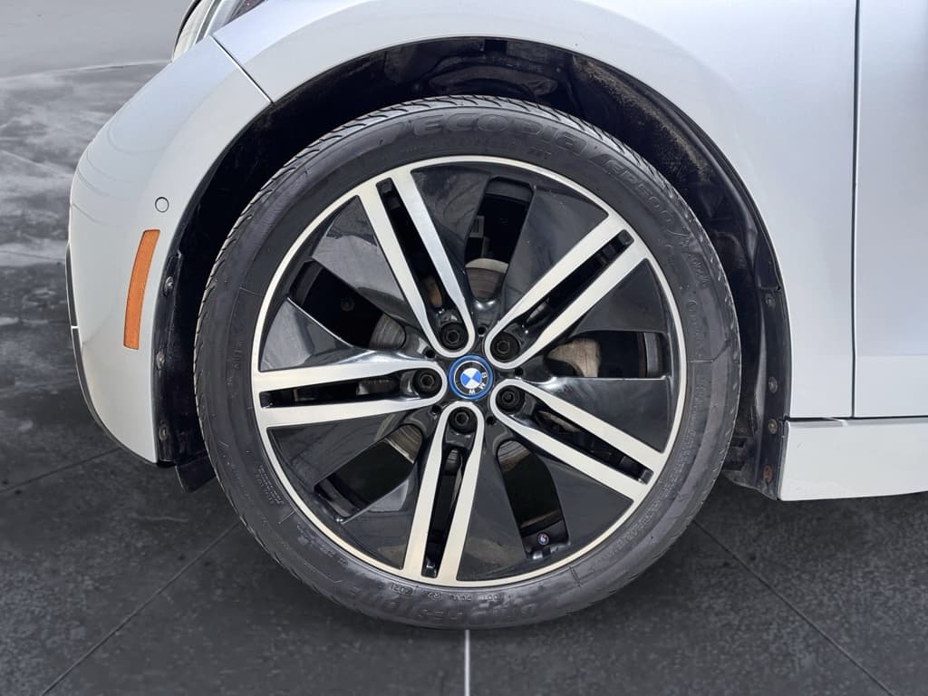 2017 BMW i3 view 27