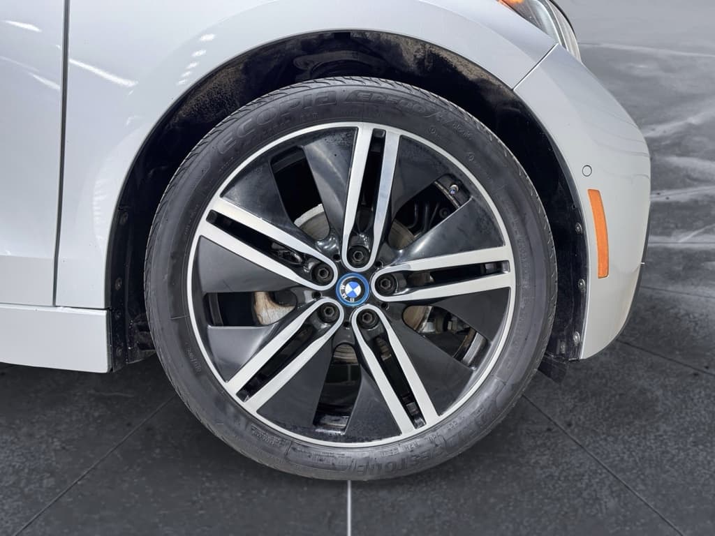 2017 BMW i3 view 31