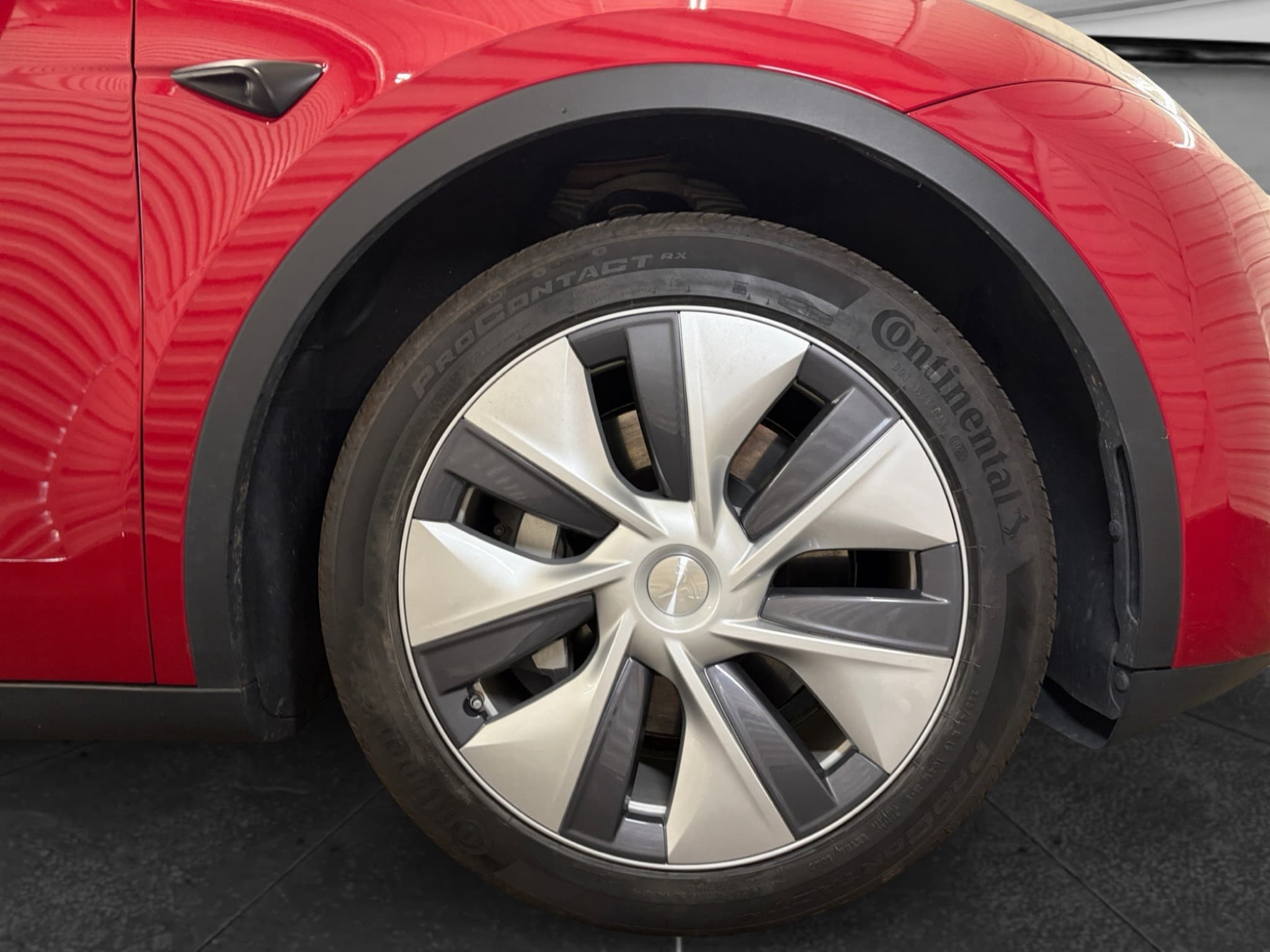 2023 Tesla Model Y view 36