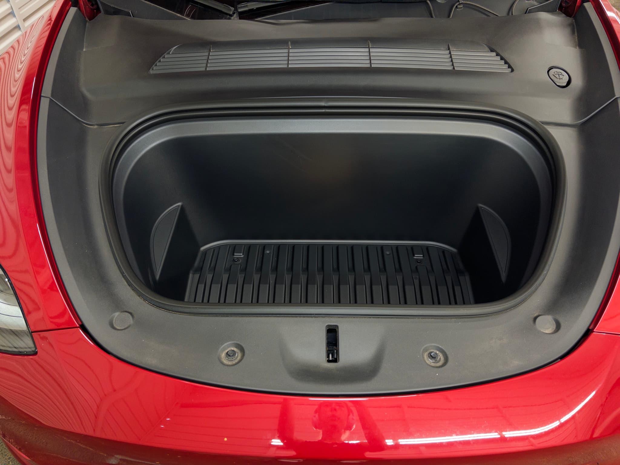 2023 Tesla Model Y view 26