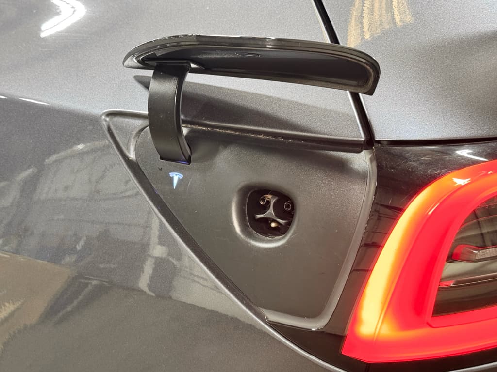 2023 Tesla Model Y view 5