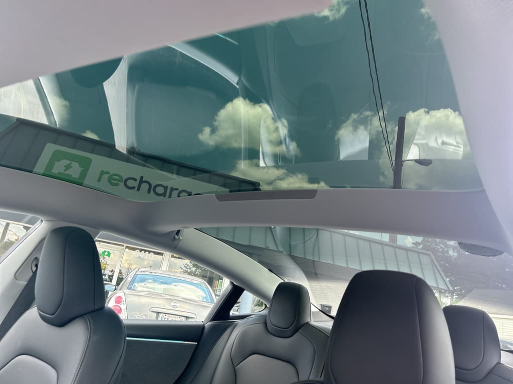 2025 Tesla Model 3 view 18
