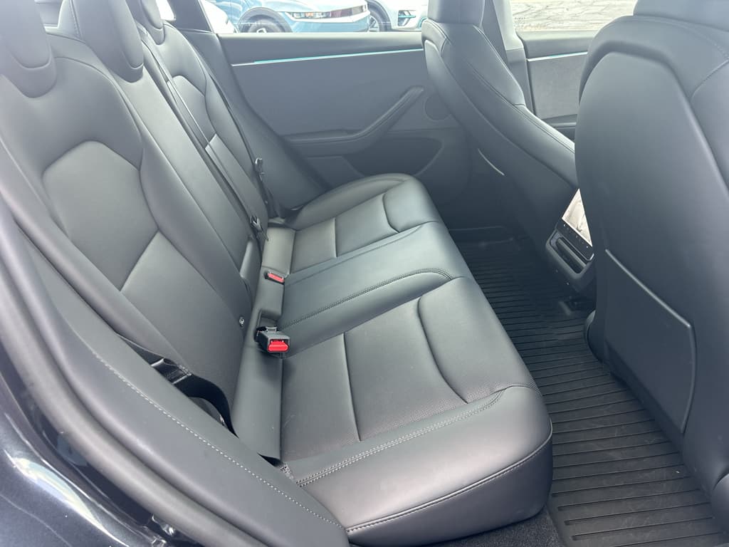 2025 Tesla Model 3 view 19