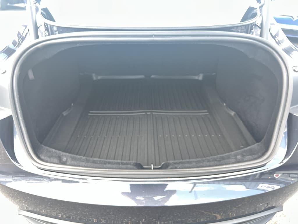 2025 Tesla Model 3 view 21