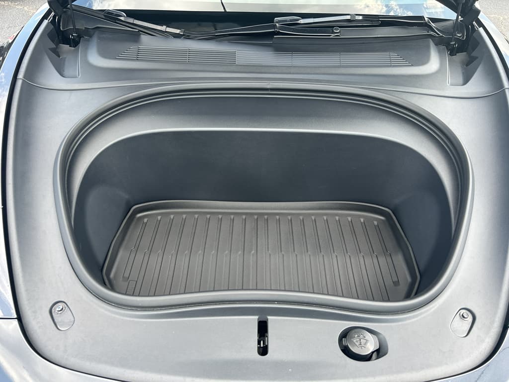 2025 Tesla Model 3 view 22