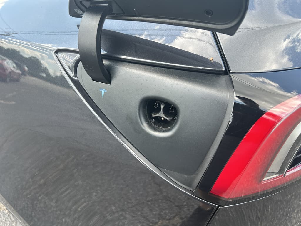2025 Tesla Model 3 view 5