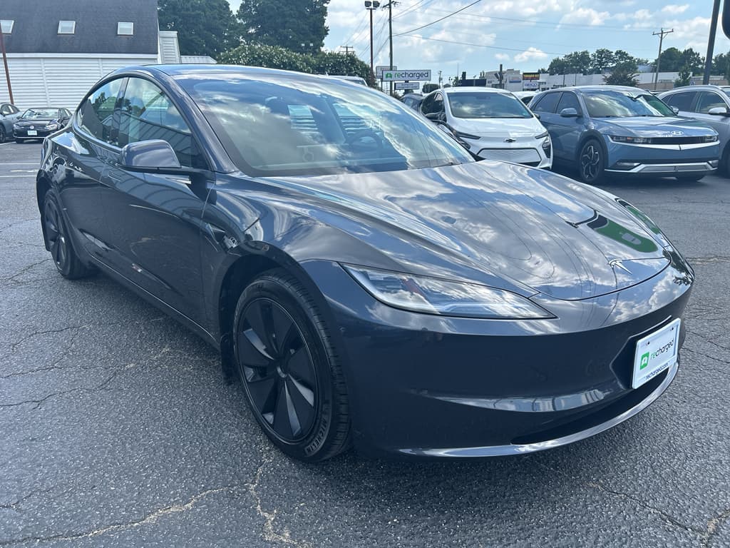 2025 Tesla Model 3 view 4