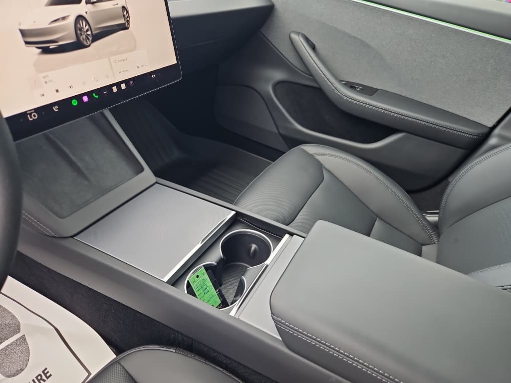 2025 Tesla Model 3 view 16