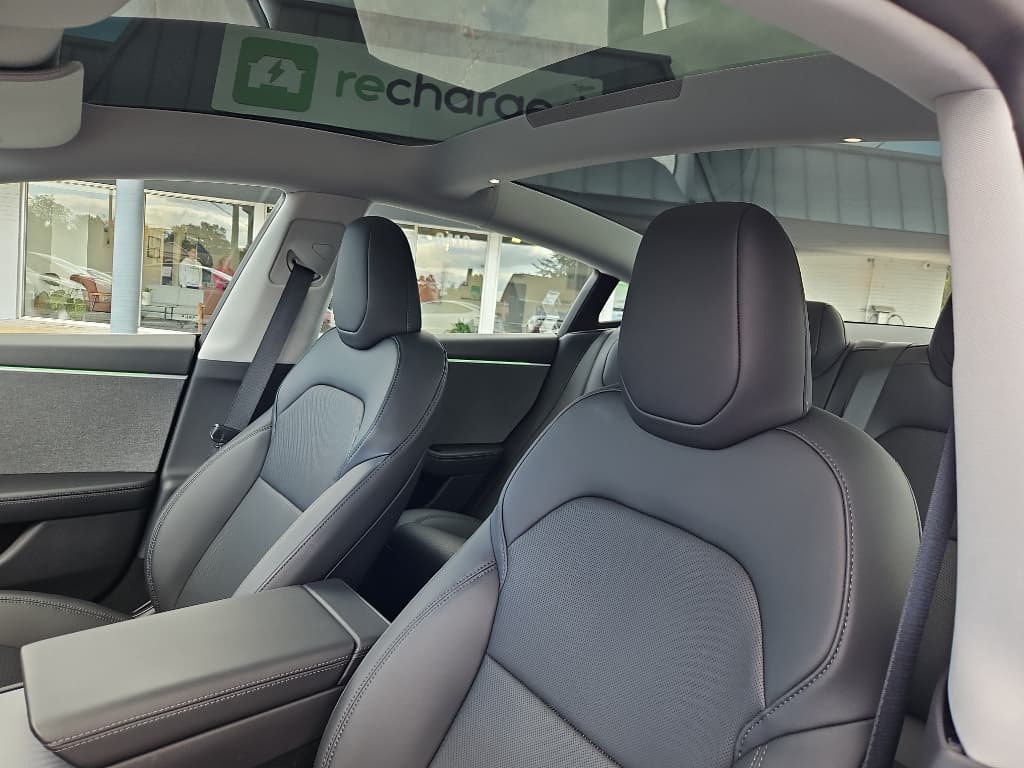 2025 Tesla Model 3 view 33
