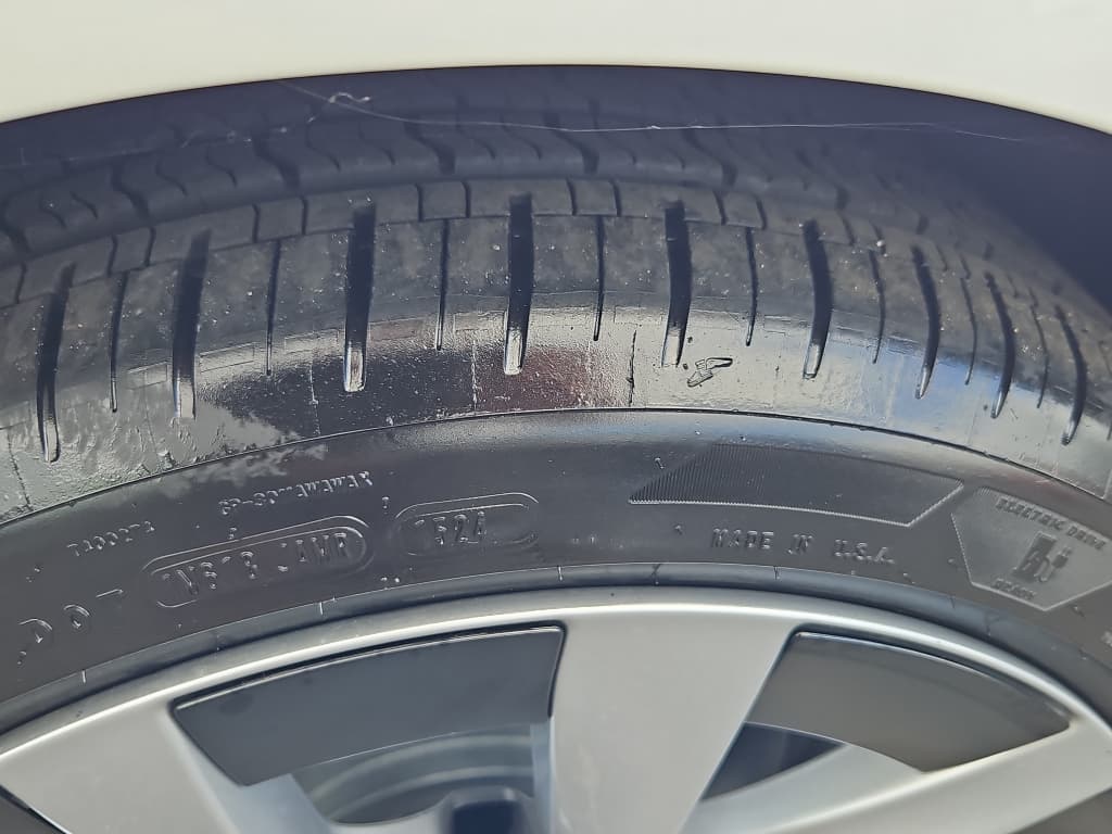 2025 Tesla Model 3 view 32