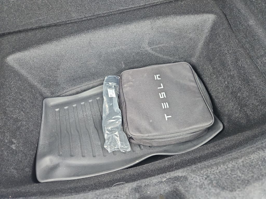 2025 Tesla Model 3 view 6