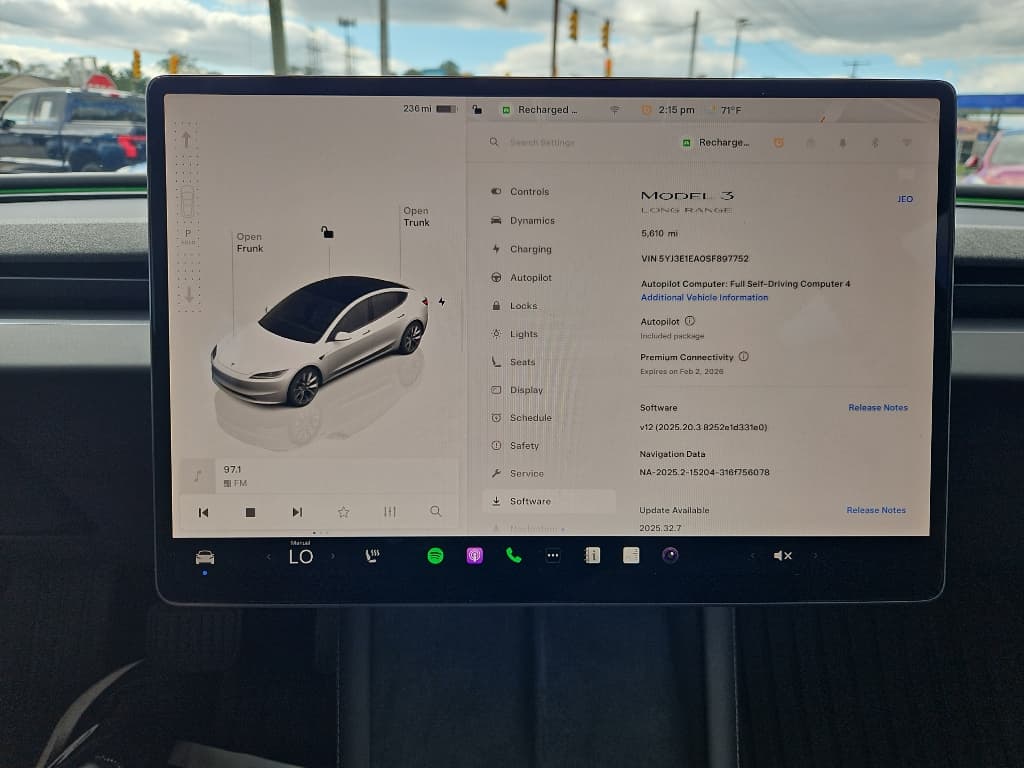 2025 Tesla Model 3 view 10