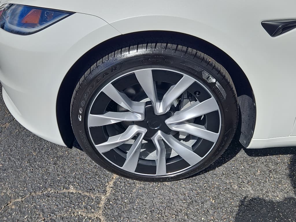 2025 Tesla Model 3 view 19