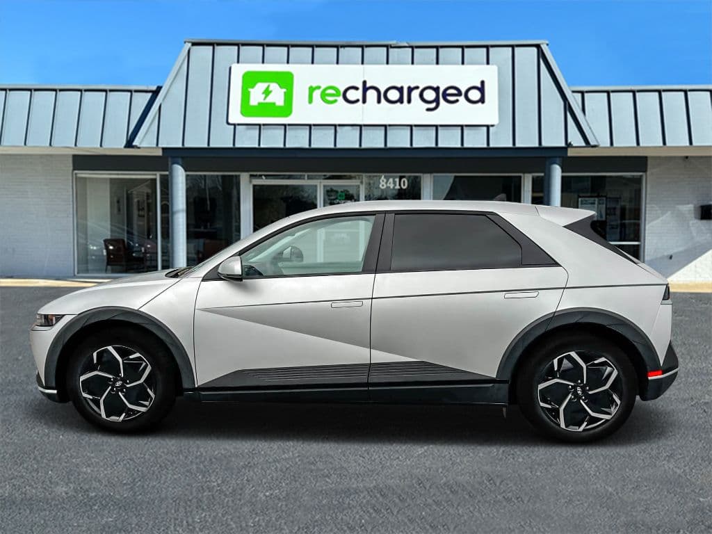 2024 Hyundai IONIQ 5 view 8