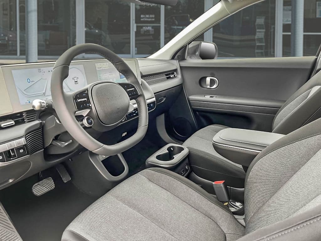 2024 Hyundai IONIQ 5 view 9