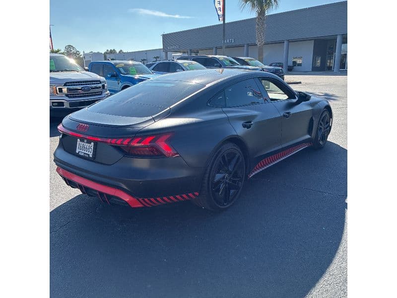 2023 Audi RS e-tron GT view 3