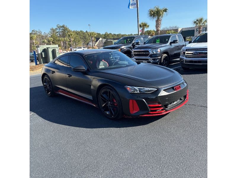 2023 Audi RS e-tron GT view 4