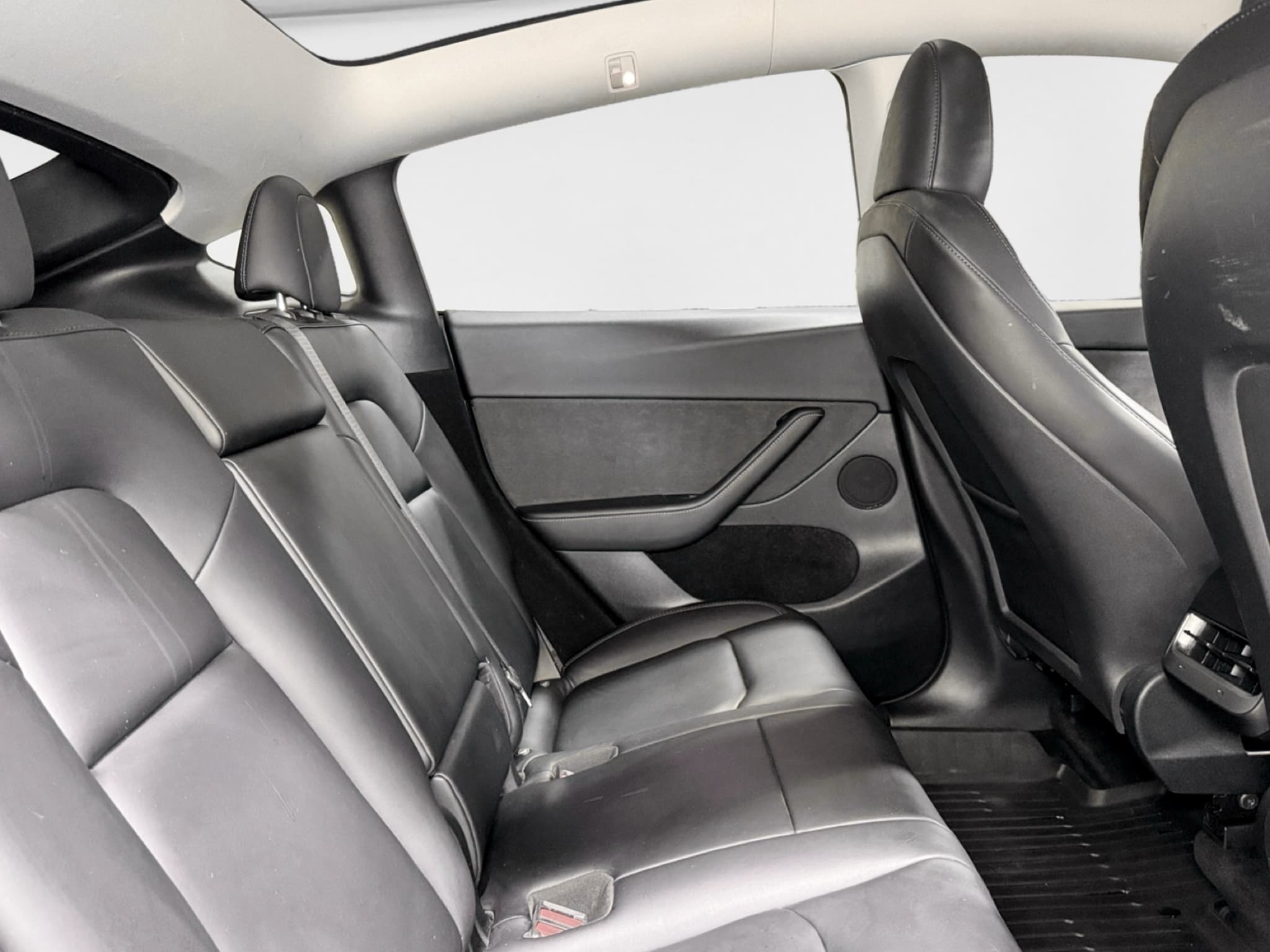 2023 Tesla Model Y view 20