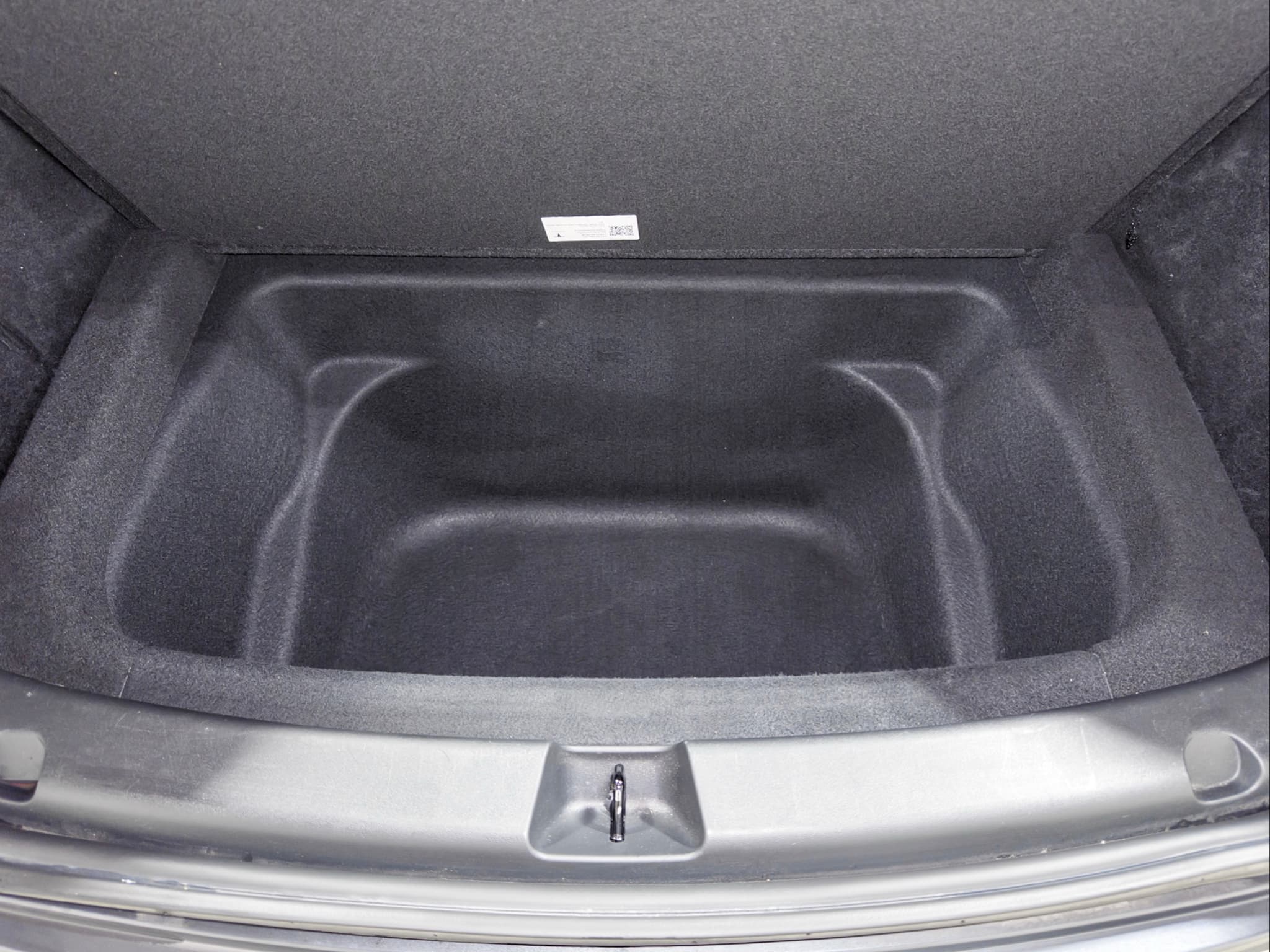 2023 Tesla Model Y view 26