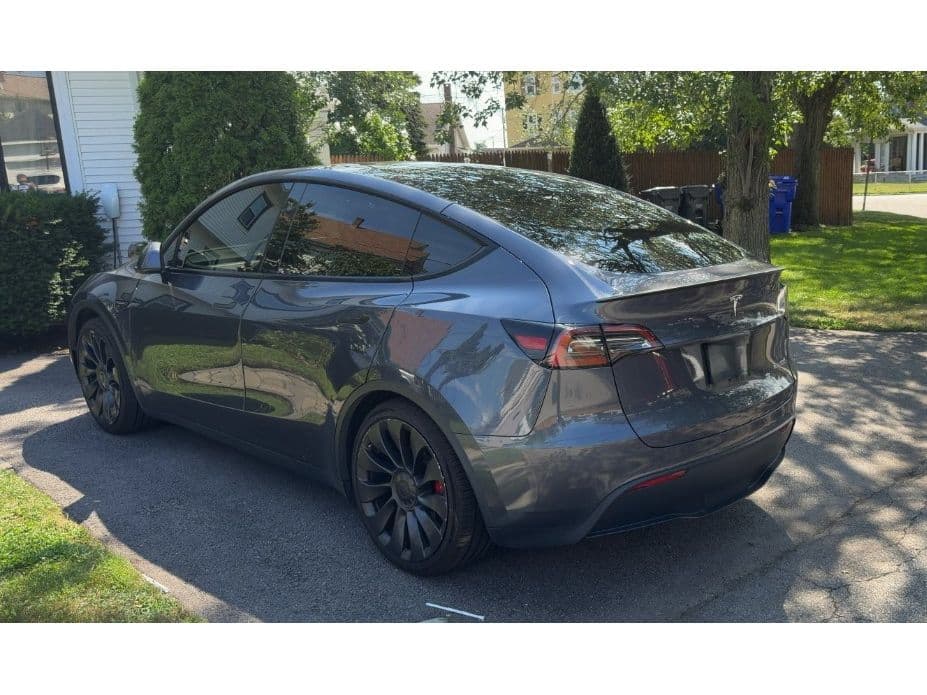 2023 Tesla Model Y view 4