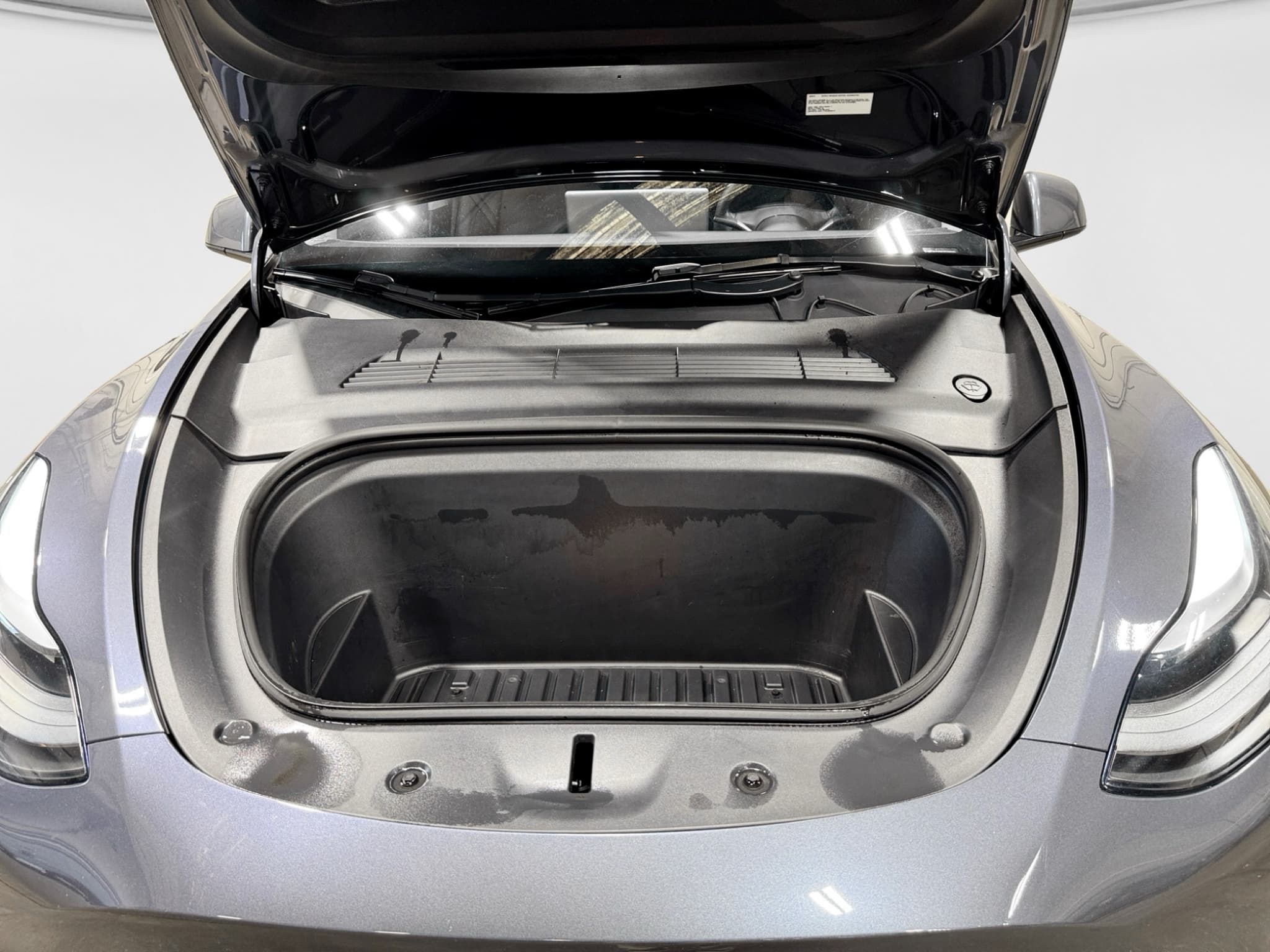 2023 Tesla Model Y view 23