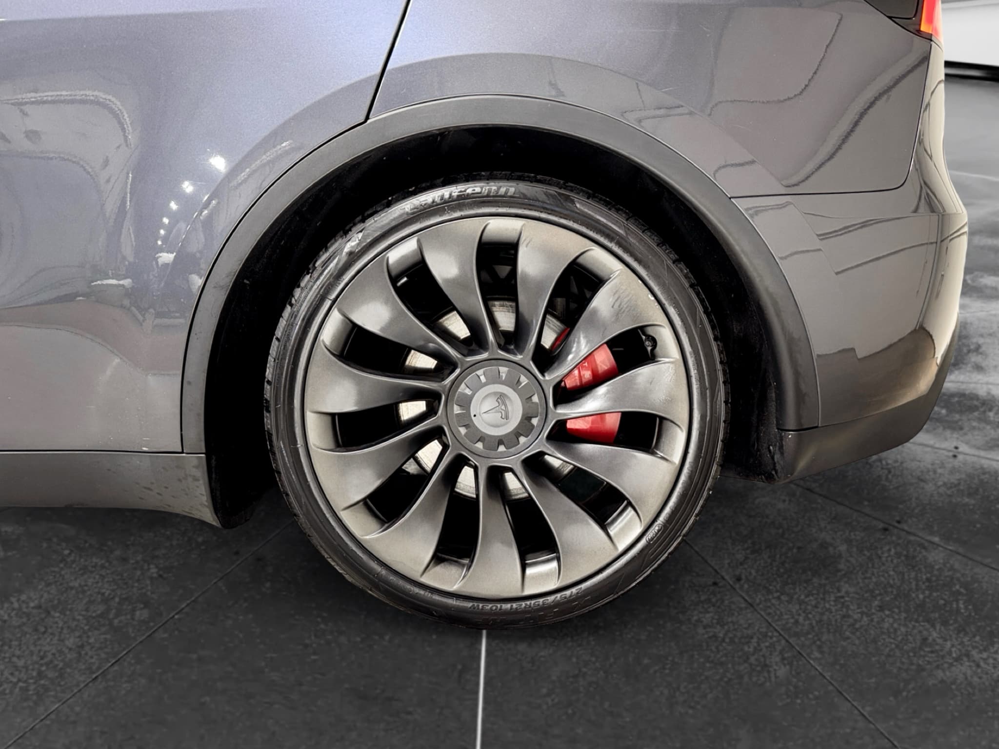 2023 Tesla Model Y view 31