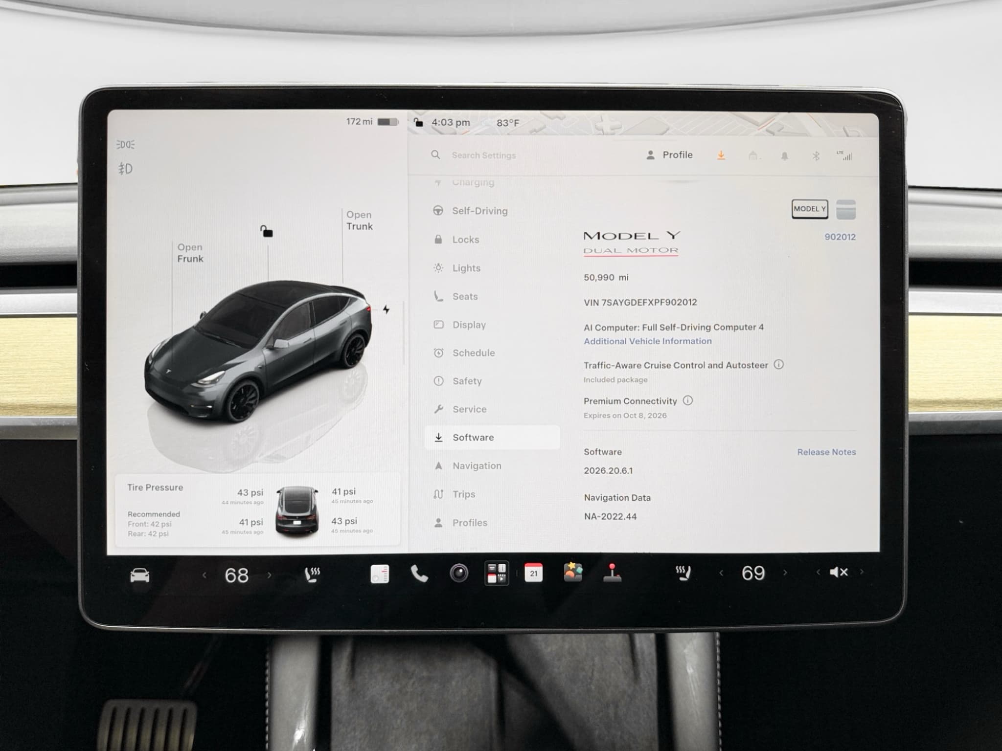 2023 Tesla Model Y view 10