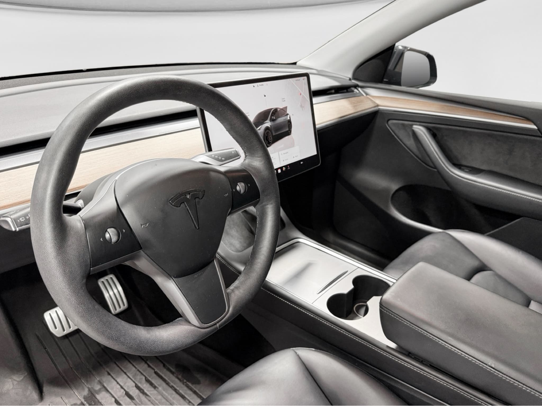 2023 Tesla Model Y view 16