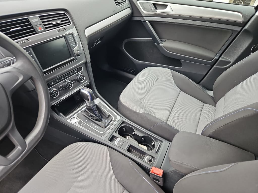 2016 Volkswagen e-Golf view 14