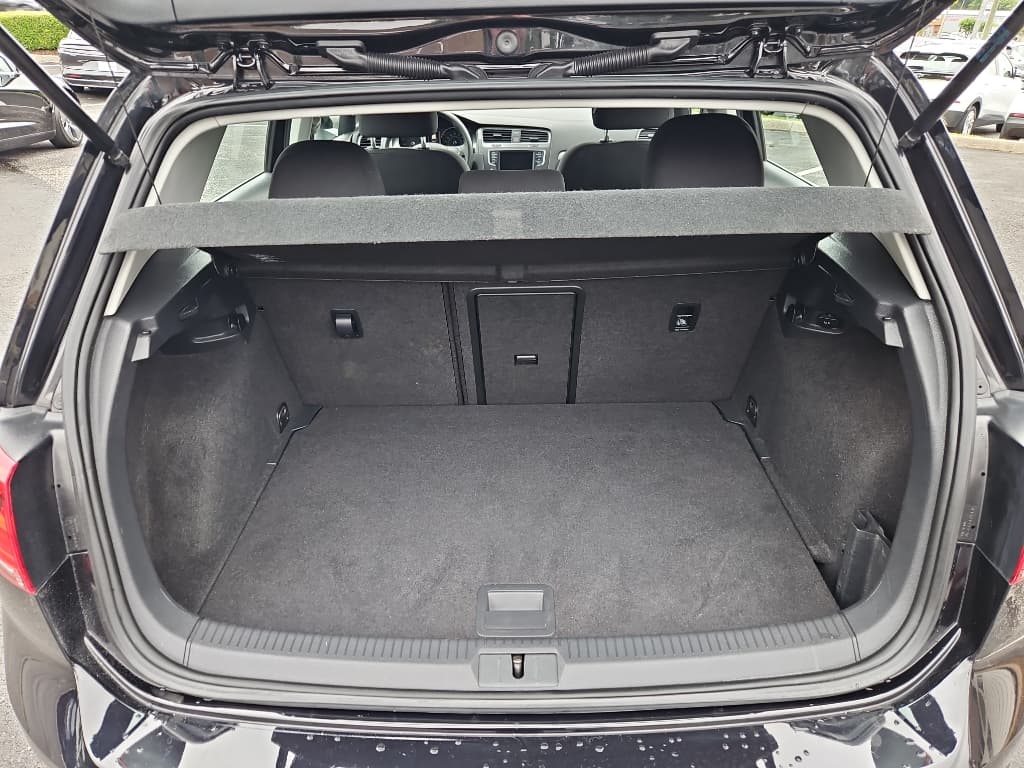 2016 Volkswagen e-Golf view 20
