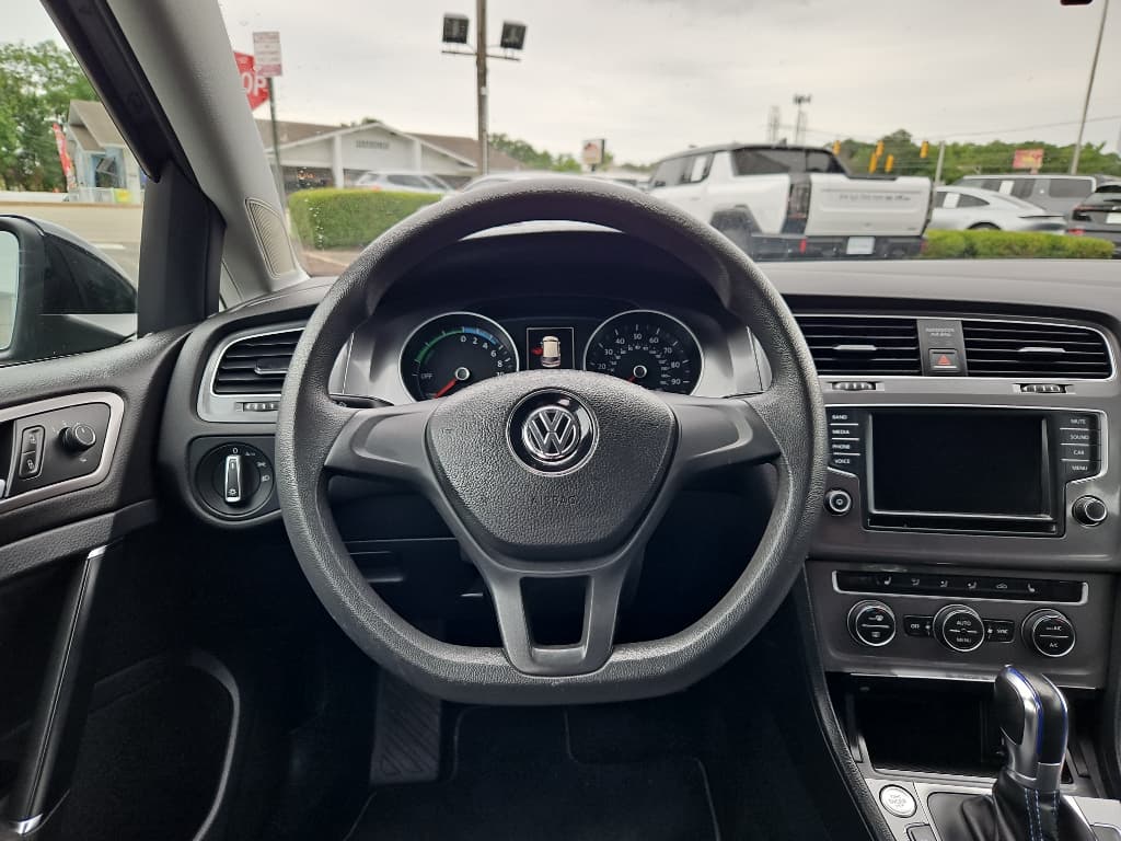 2016 Volkswagen e-Golf view 11