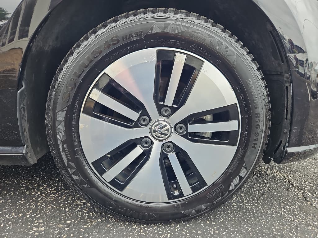 2016 Volkswagen e-Golf view 29
