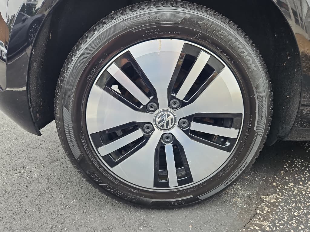 2016 Volkswagen e-Golf view 27