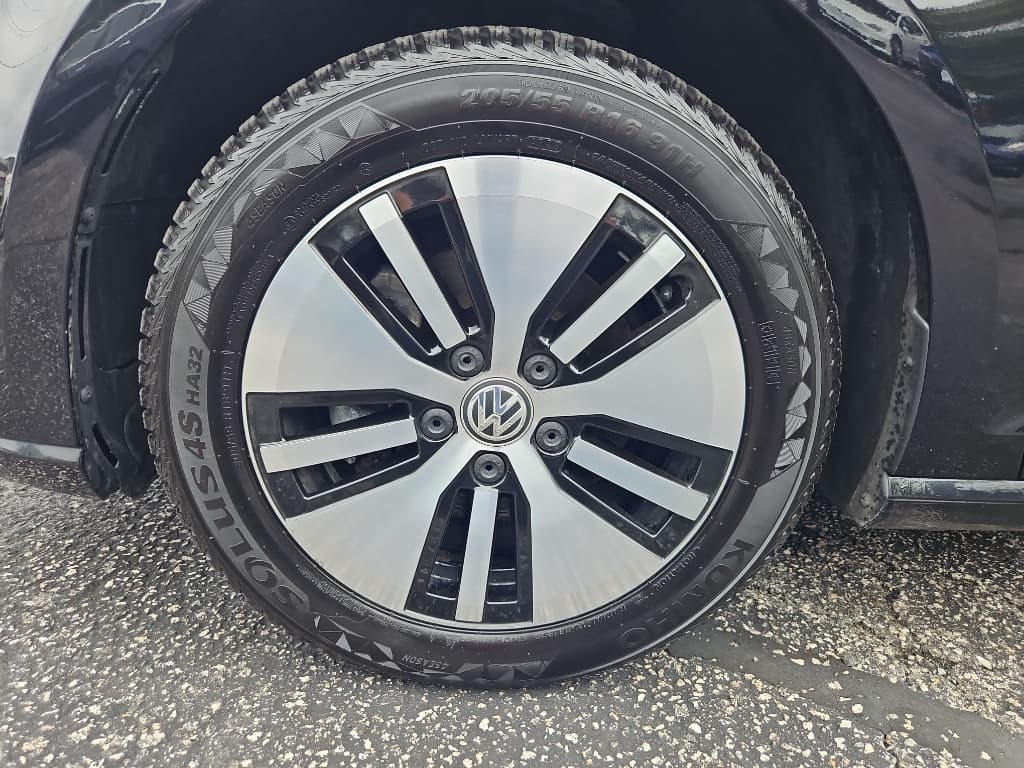 2016 Volkswagen e-Golf view 23