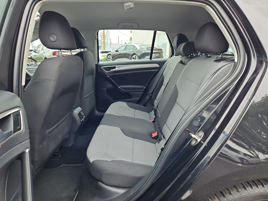 2016 Volkswagen e-Golf view 9