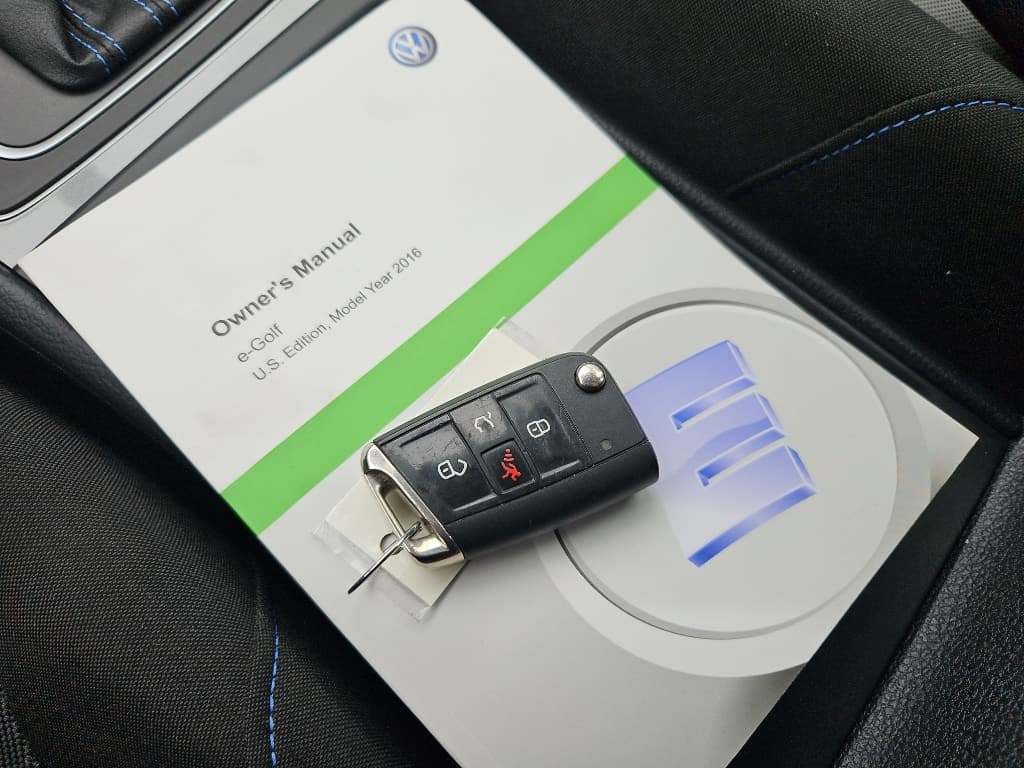2016 Volkswagen e-Golf view 18