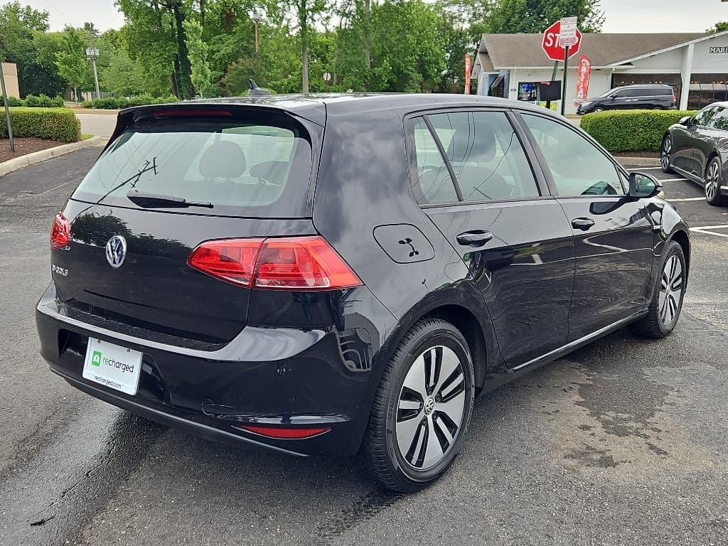 2016 Volkswagen e-Golf view 3