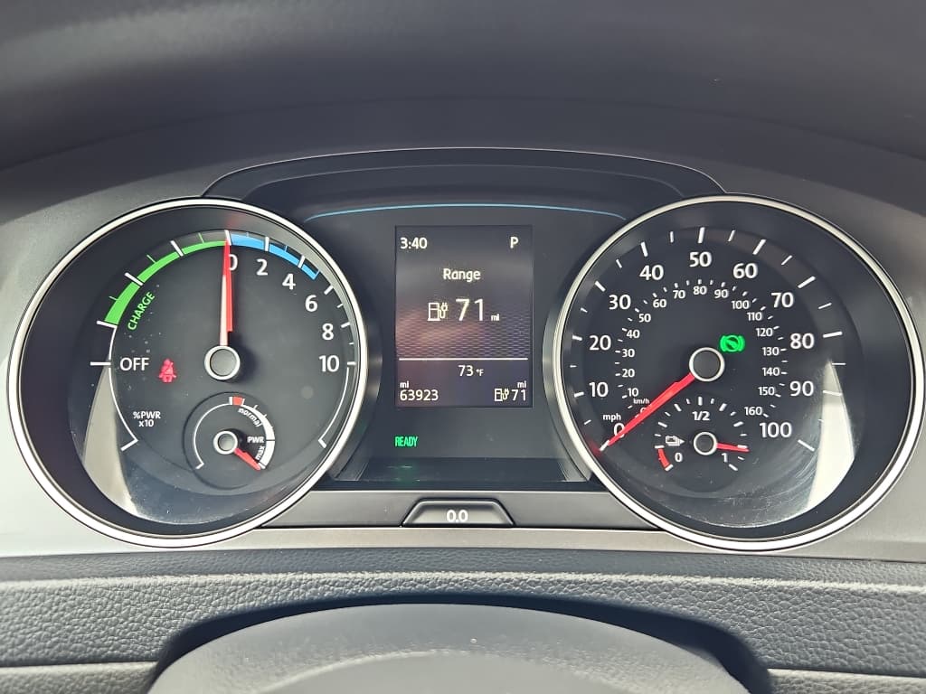 2016 Volkswagen e-Golf view 9