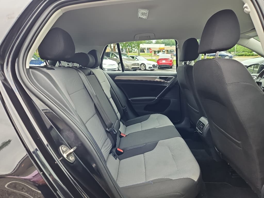 2016 Volkswagen e-Golf view 19