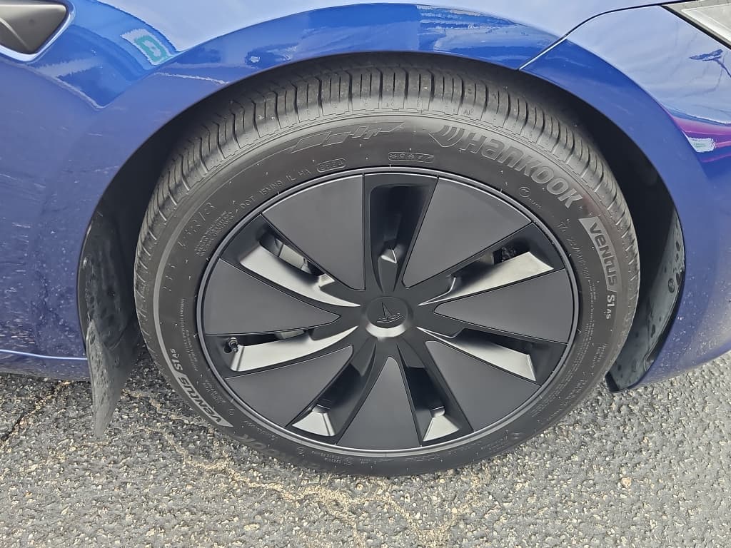 2025 Tesla Model 3 view 35