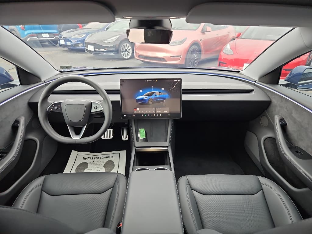 2025 Tesla Model 3 view 17