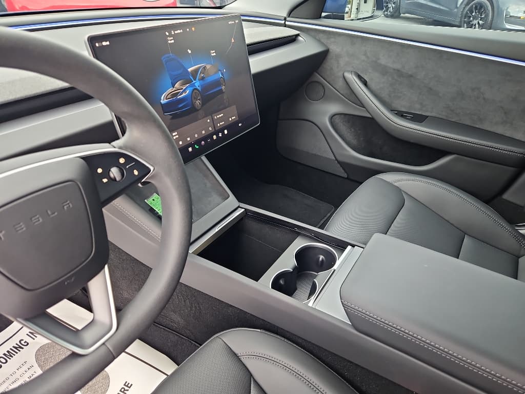 2025 Tesla Model 3 view 19