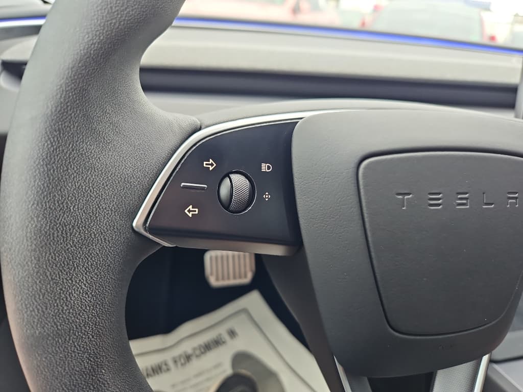 2025 Tesla Model 3 view 9