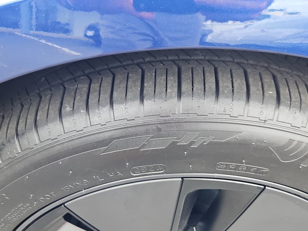2025 Tesla Model 3 view 36